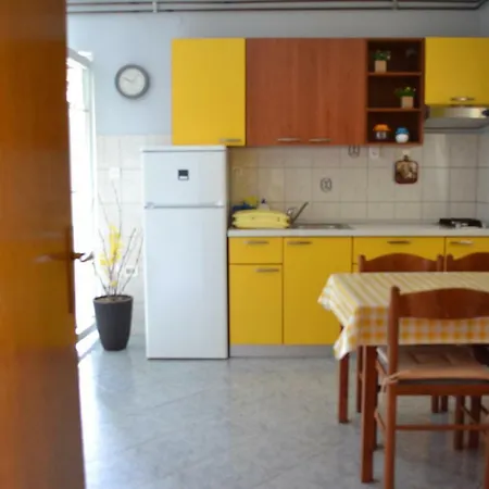 Lera بيت ضيافة بوريتش