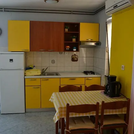 Lera بيت ضيافة بوريتش